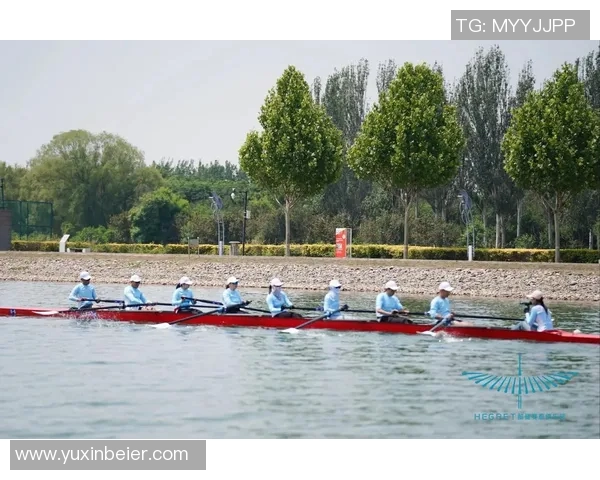 中国赛艇男队八人艇冲金成功，历史首次